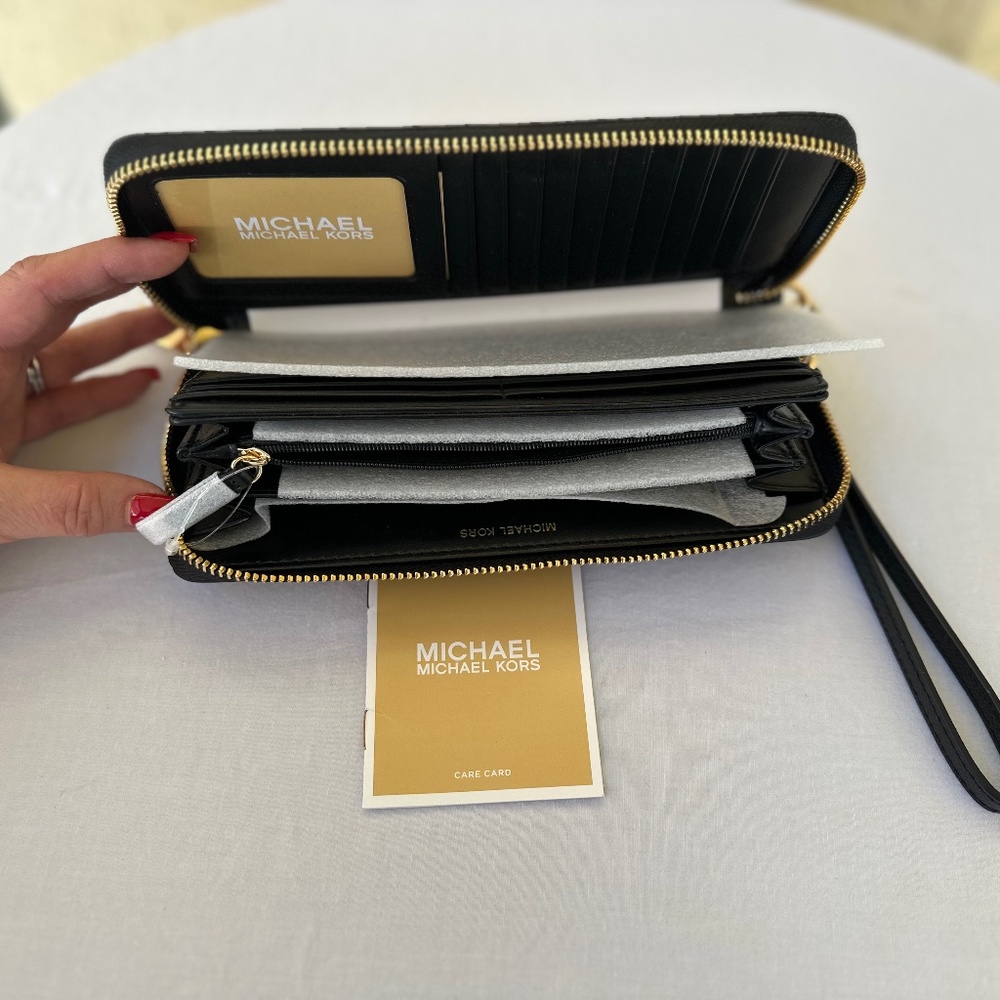 Michael Kors Continental Wallet Wristlet - Picture 4 of 10